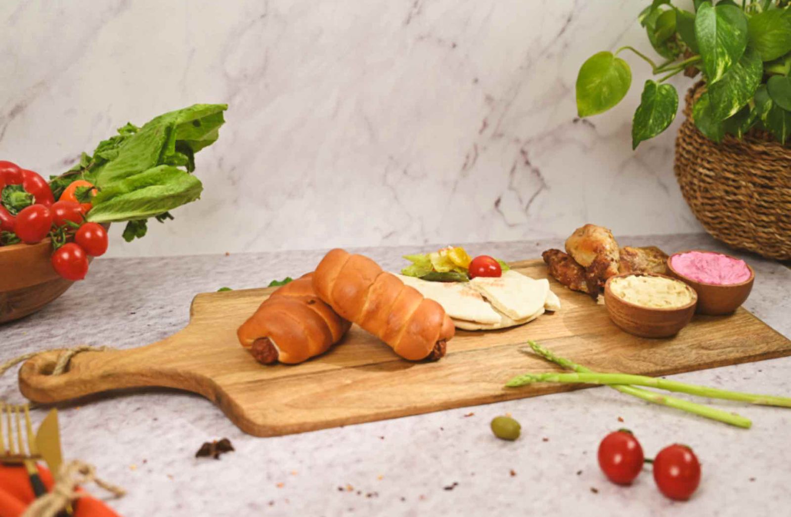 Broad Paddle Board, Acacia Wood Chopping Board & Serving Platter, 50x23cm