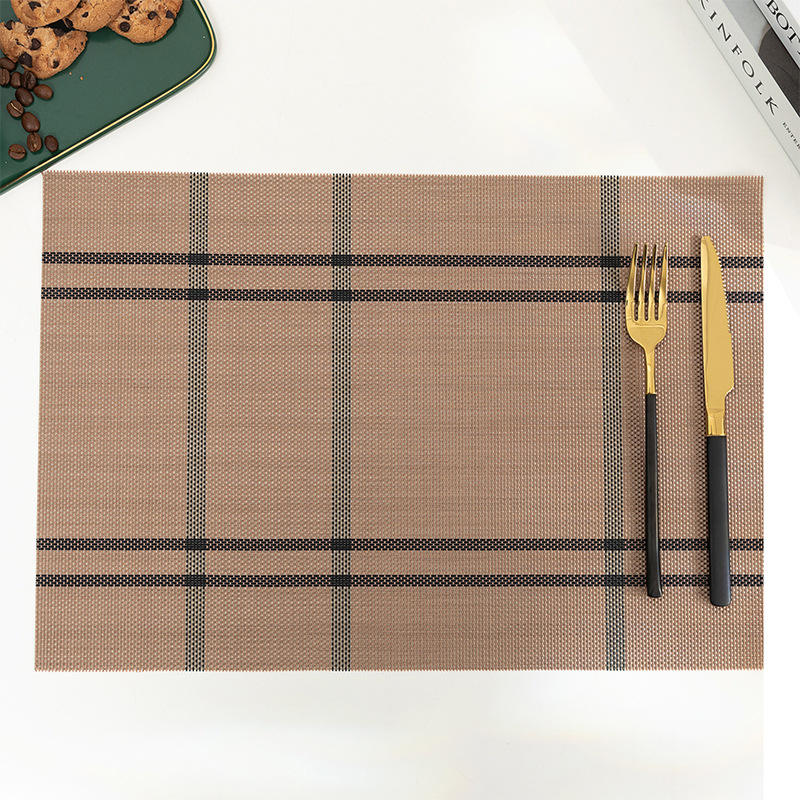 Classic Check Pattern PVC Table Mat, Heat Insulated & Reusable, 30x45cm